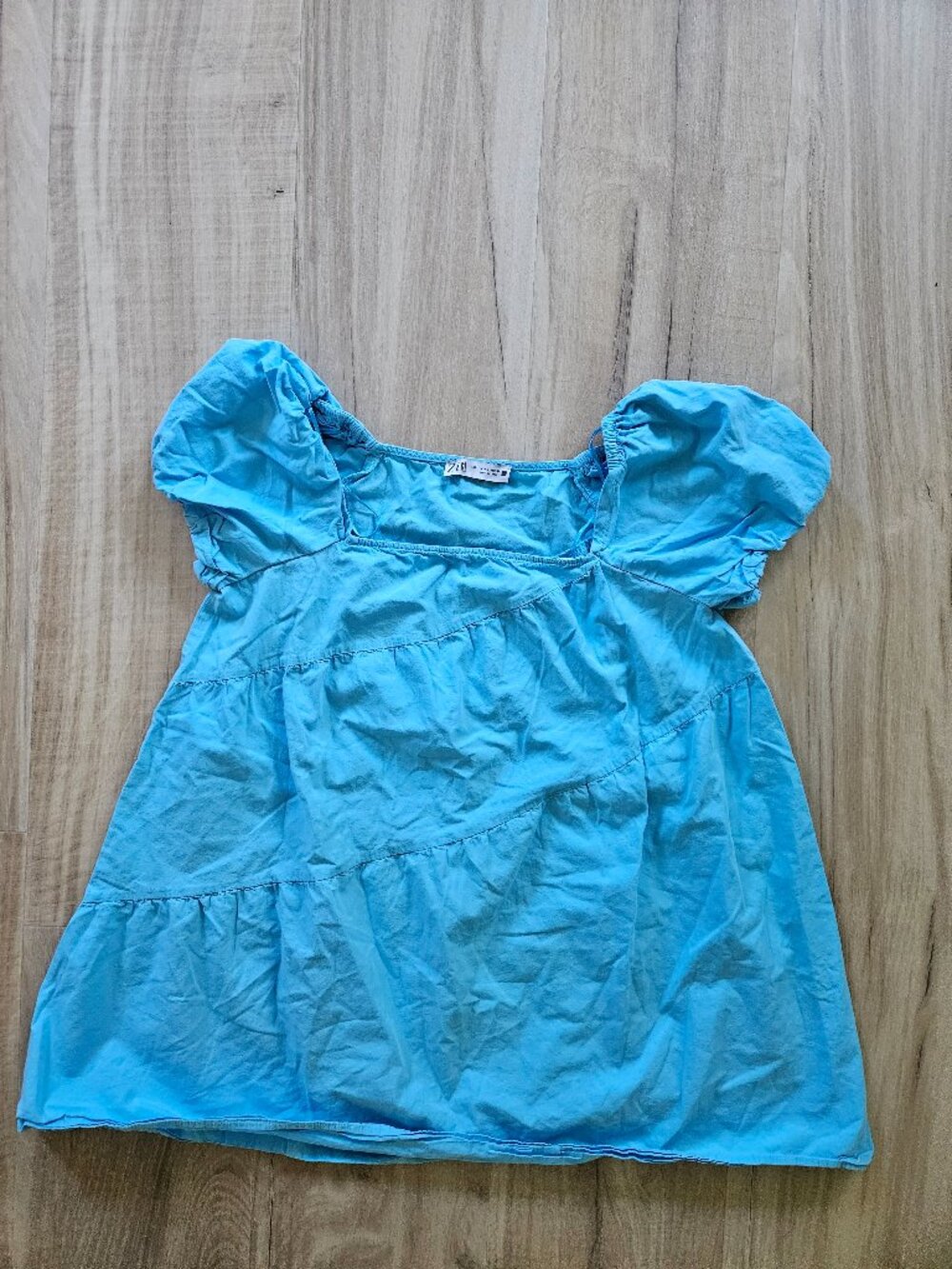 Zara cotton peasant style puff sleeve blue ladies top. Size large.